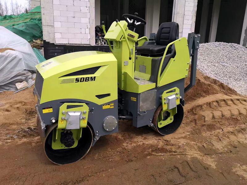 奔馬小型壓路機(jī)土方壓實(shí)、溝槽回填施工案例